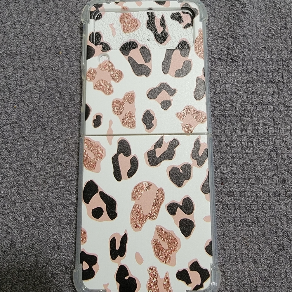 Phone case - Picture 2 of 4